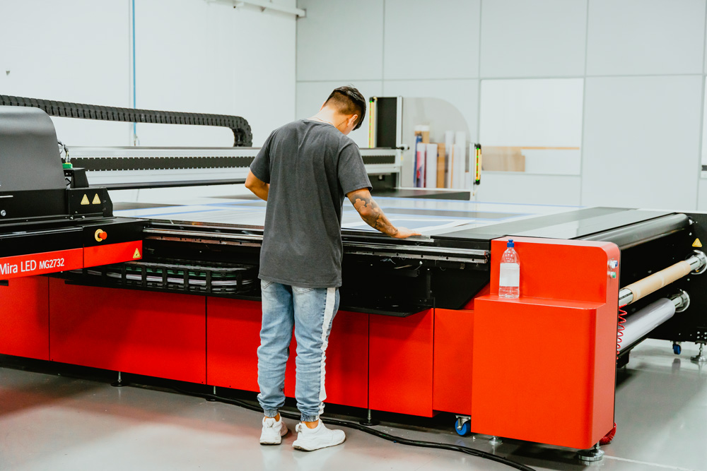 Automated large format printing with software for digital printing